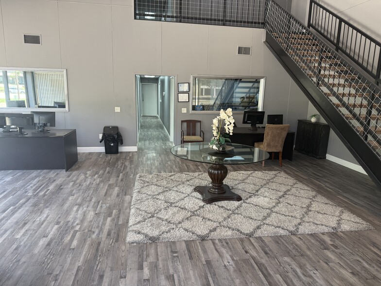 More Photos Of 16304 Midway Rd, Addison Service For Sale