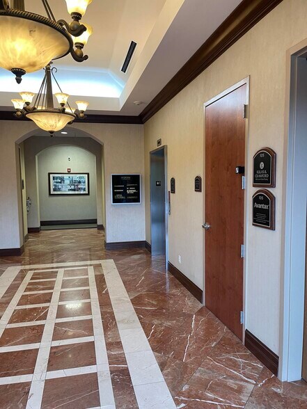 More Photos Of 2100 SE Hillmoor Dr, Port Saint Lucie Medical For Lease