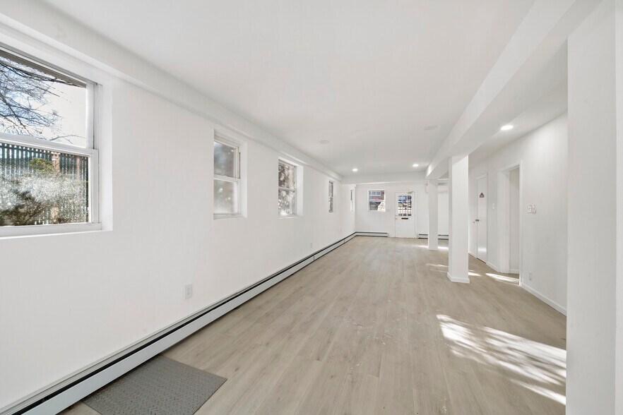 More Photos Of 15009 89th St, Howard Beach Office Residential For Lease