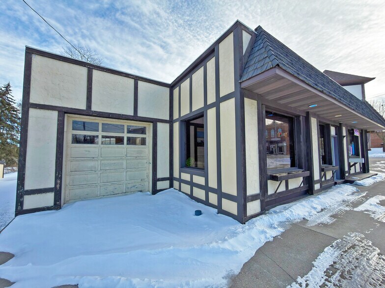 More Photos Of 409 Rice St, Elmore Auto Repair For Sale