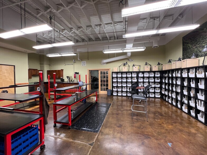 More Photos Of 2617 E Hennepin Ave, Minneapolis Flex For Sale