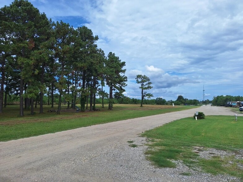 More Photos Of 515 Ulrich Ln, Crosby Manufactured Housing Mobile Home Park For Sale