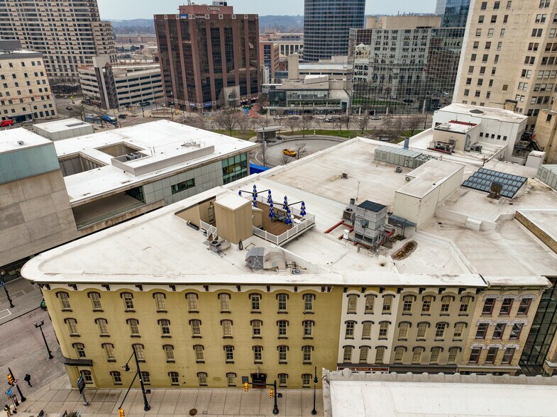 More Photos Of 100-110 Monroe Center St NW, Grand Rapids Office For Sale