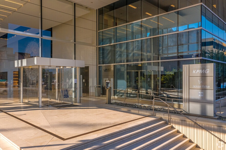 More Photos Of 2323 Ross Ave, Dallas Office For Lease