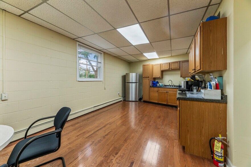 More Photos Of 37 Station Dr, Princeton Junction Office For Sale