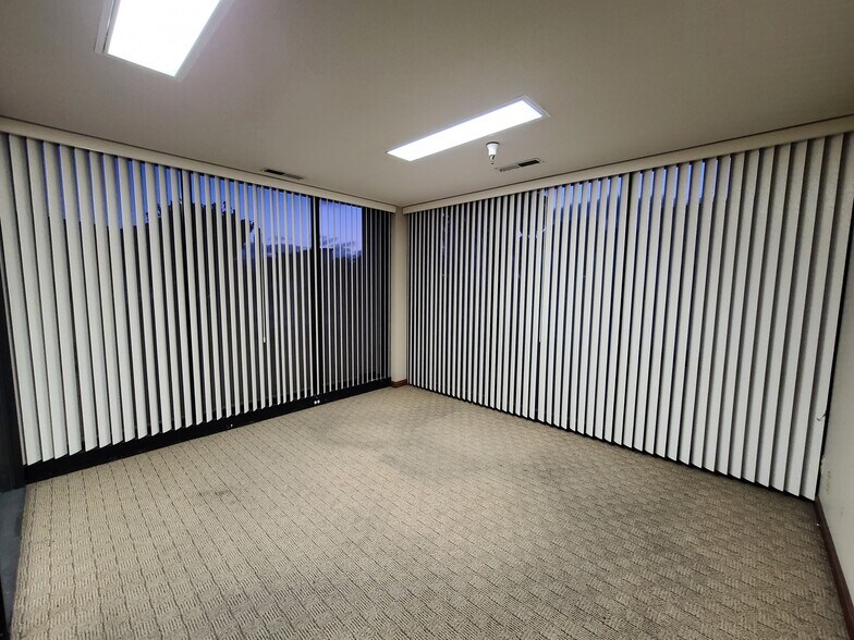 More Photos Of 430 N Canal St, South San Francisco Manufacturing For Sale