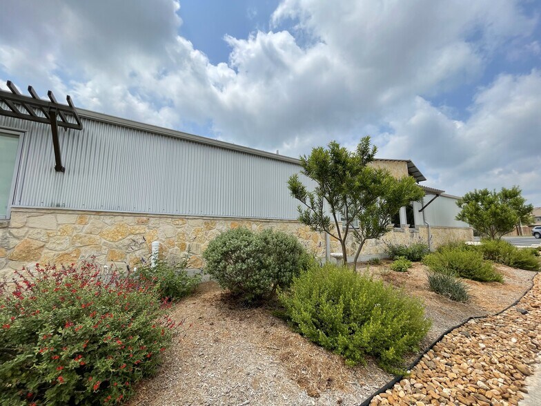 More Photos Of 109 Enterprise Pky, Boerne Loft Creative Space For Lease