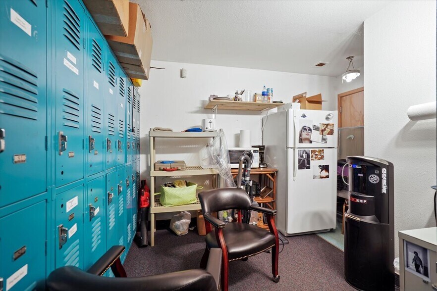 More Photos Of 171 Sunset Blvd, Cannon Beach Storefront Retail Residential For Sale