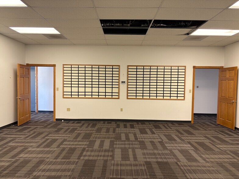 More Photos Of 4201 W 1st St, Duluth Warehouse For Sale