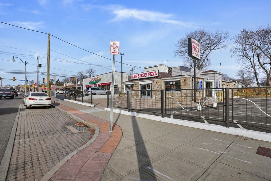 More Photos Of 4050 Main St, Bridgeport General Retail For Sale