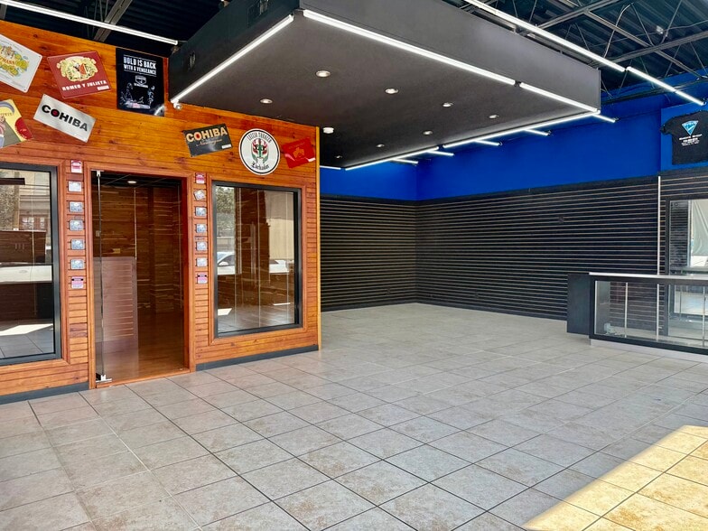 More Photos Of 234 Jericho Tpke, Mineola Storefront Retail Office For Lease