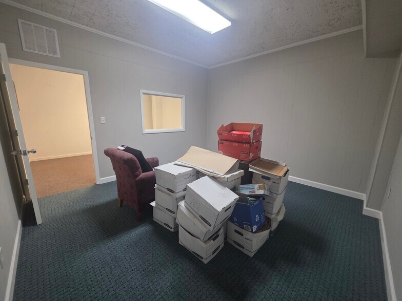 More Photos Of 413-417 Frelinghuysen Ave, Newark Light Distribution For Sale
