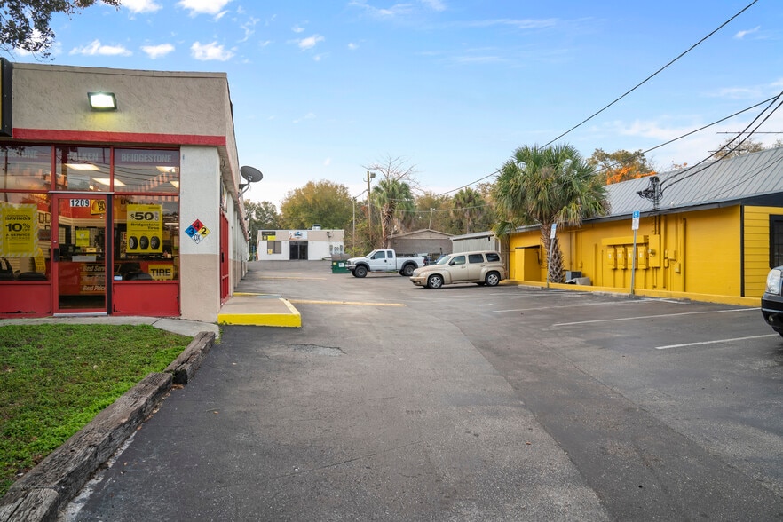 More Photos Of 1209 W Brandon Blvd, Brandon Auto Repair For Sale