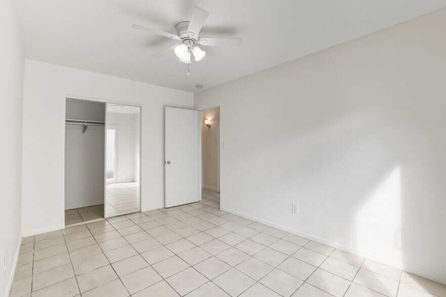 More Photos Of 165 20th St, San Diego Apartments For Sale