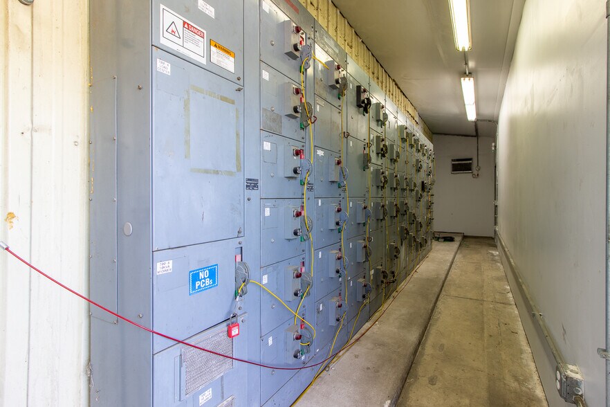 More Photos Of 310 Cypress Rd, Ocala Manufacturing For Sale