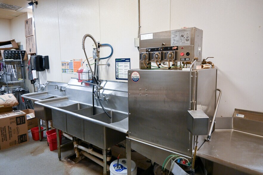 More Photos Of 1947 Blake Bottom Rd NW, Huntsville Restaurant For Sale