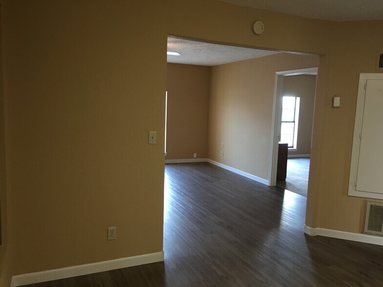More Photos Of 4841 N Highway 35 N, Rockport Apartments For Sale