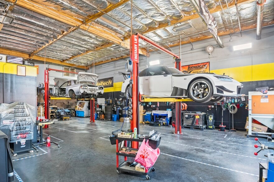 More Photos Of 1124 Old Bayshore Hwy, San Jose Service For Sale