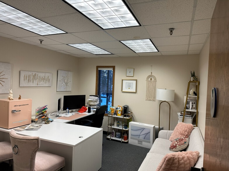 More Photos Of 8053 E Bloomington Fwy, Bloomington Office For Sale