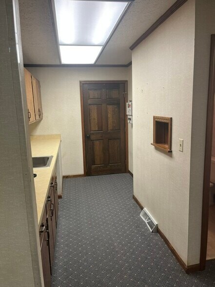More Photos Of 1461 Jason Rd, Greenfield Office For Lease