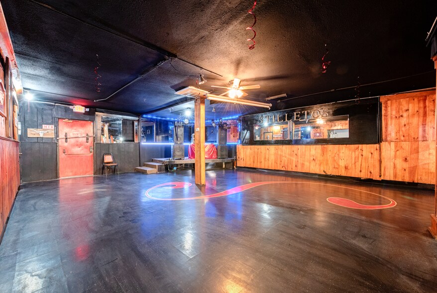 More Photos Of 1801 19th St, Lubbock General Retail For Sale