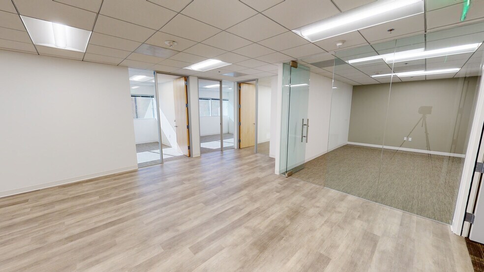 More Photos Of 16000 Ventura Blvd, Encino Office For Lease