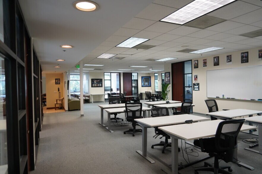 More Photos Of 585 Glenwood Ave, Menlo Park Office Residential For Lease