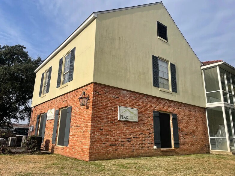 Primary Photo Of 140 Rue Beauregard, Lafayette Office For Sale
