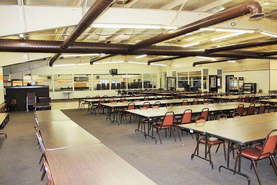 More Photos Of 2101 Mill Rd, Flint Warehouse For Sale