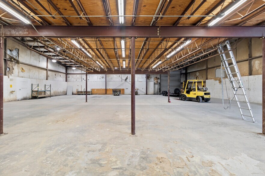 More Photos Of 7031 State Highway 75 S, Huntsville Manufacturing For Sale