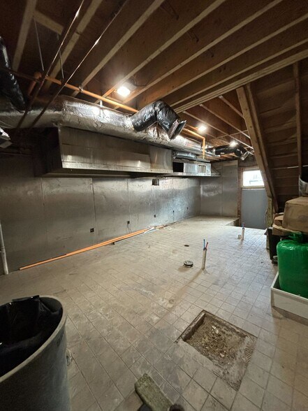 More Photos Of 531 8th St SE, Washington Restaurant For Lease