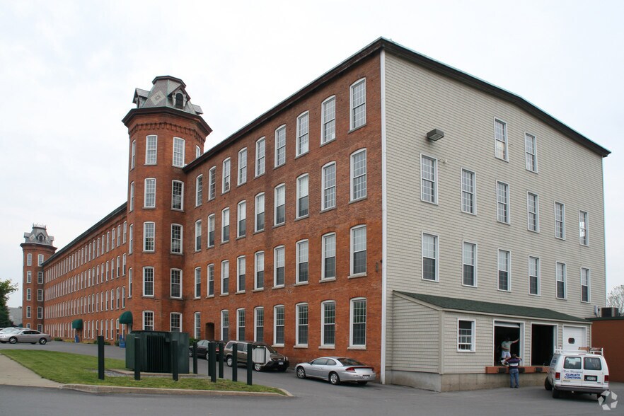 More Photos Of 587 Main St, New York Mills Office For Lease