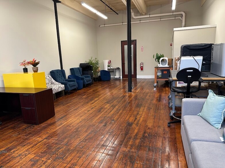 More Photos Of 250 Commercial St, Manchester Light Manufacturing For Lease