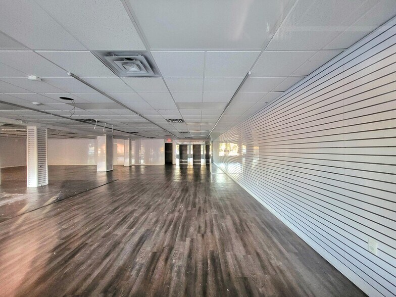 More Photos Of 9539 US Highway 98 W, Destin Freestanding For Sale