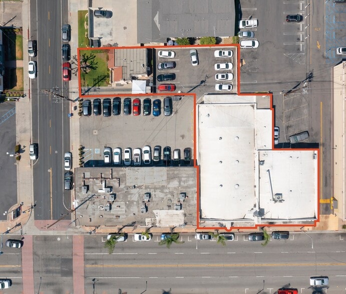 Primary Photo Of 17047 17047 Bellflower Blvd & 9747 Park St blvd, Bellflower General Retail For Sale