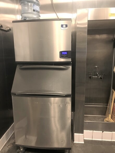 More Photos Of 525 Santa Monica Blvd, Santa Monica Apartments For Lease