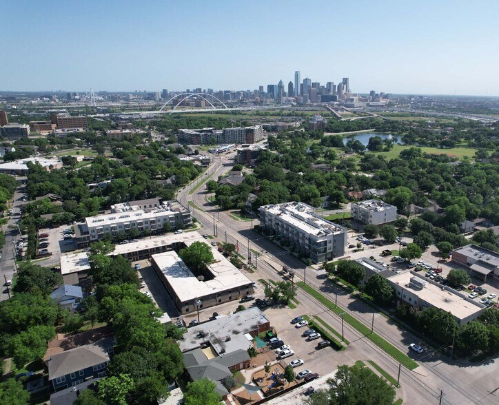 More Photos Of 820 N Zang Blvd, Dallas Medical For Sale