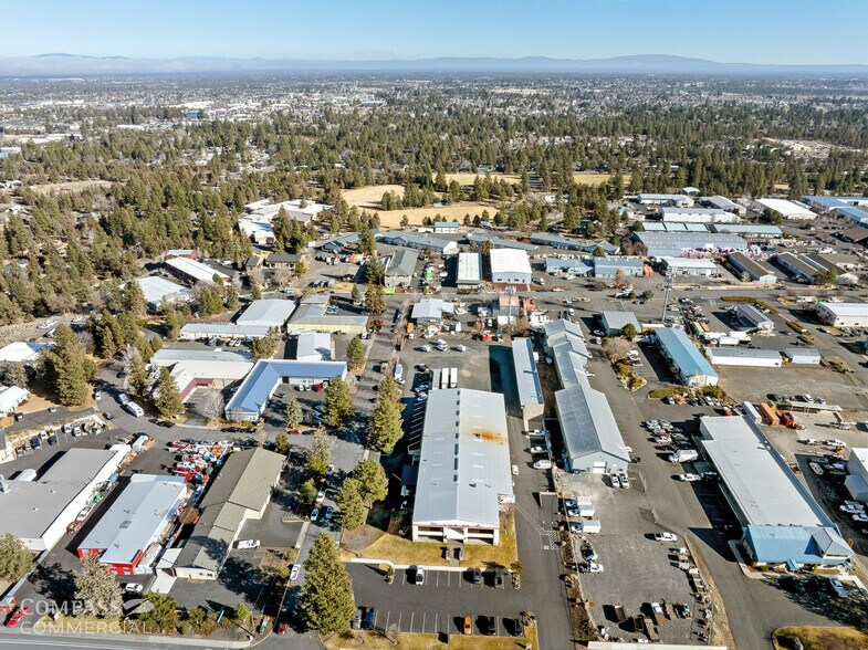 More Photos Of 110 SE 9th St, Bend Manufacturing For Lease