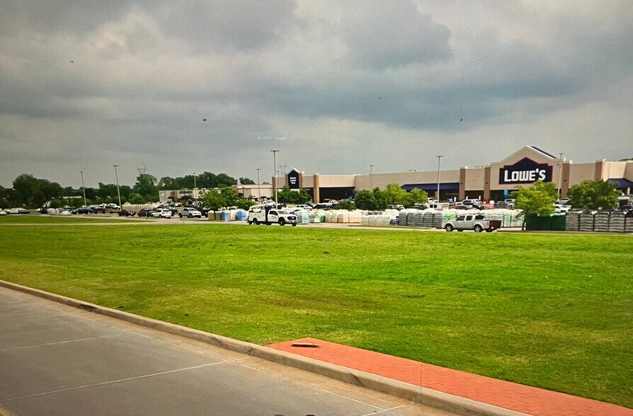 More Photos Of 900 E State Highway 152, Mustang Land For Lease