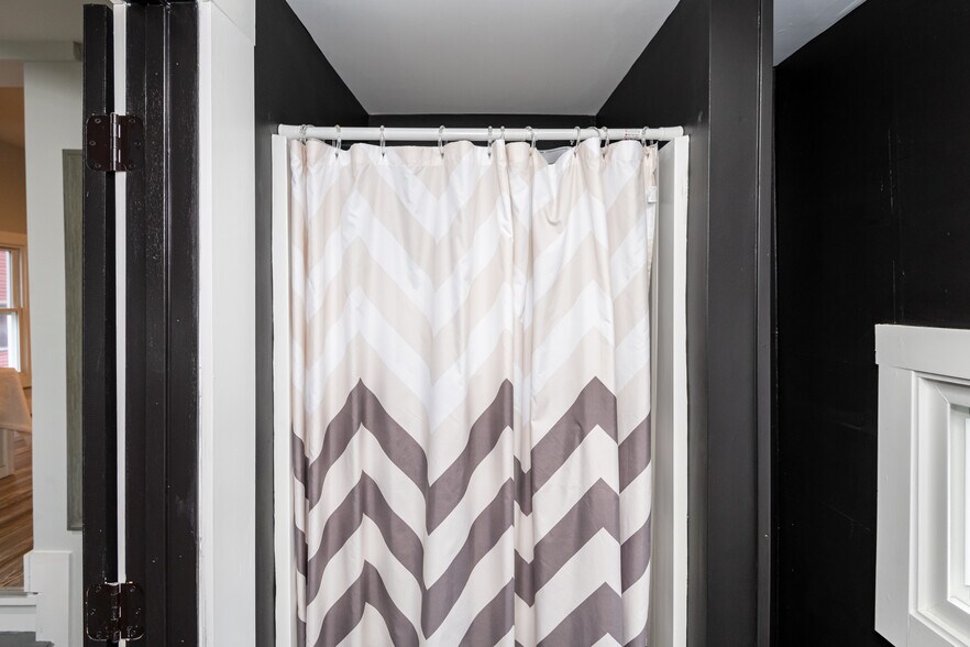 More Photos Of 1519 E 5th St, Dayton Office For Lease