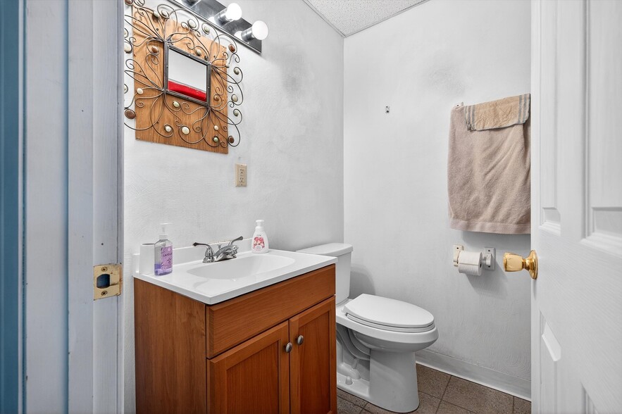 More Photos Of 210 E 5th Ave, Tarentum Office For Sale