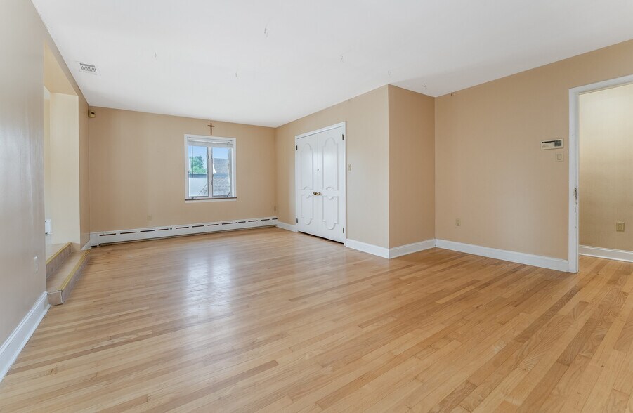 More Photos Of 2431 Route 57 East, Washington Office Residential For Sale