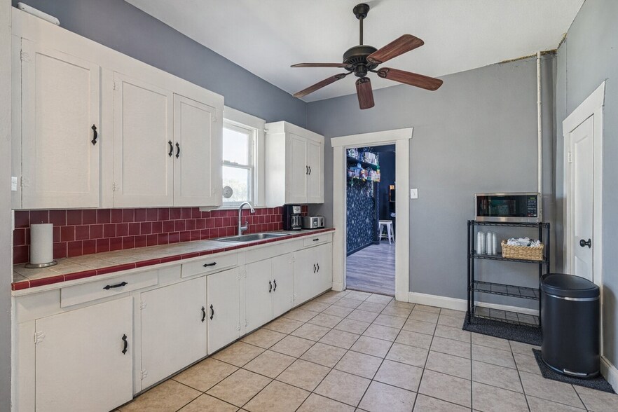 More Photos Of 2135 Bandera Rd, San Antonio Office Residential For Sale