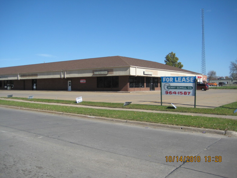 Primary Photo Of 2nd Ave & Lake Park Blvd, Muscatine Unknown For Lease