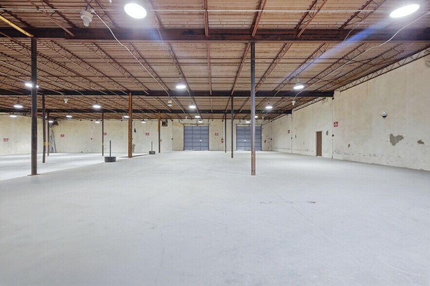 More Photos Of 197 S Redmond Rd, Jacksonville Warehouse For Sale