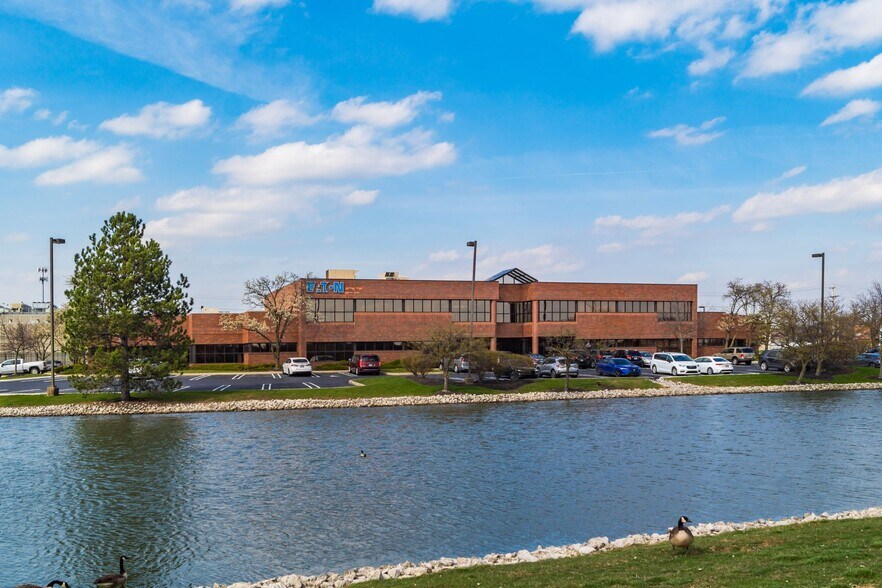 More Photos Of 600 Lakeview Plaza Blvd, Worthington Office For Sale
