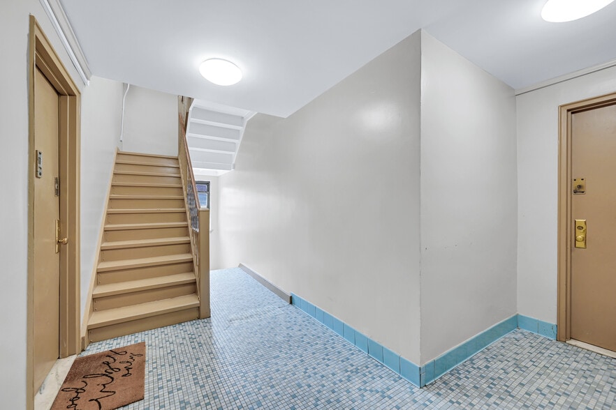 More Photos Of 2901 Matthews, Bronx Apartments For Sale