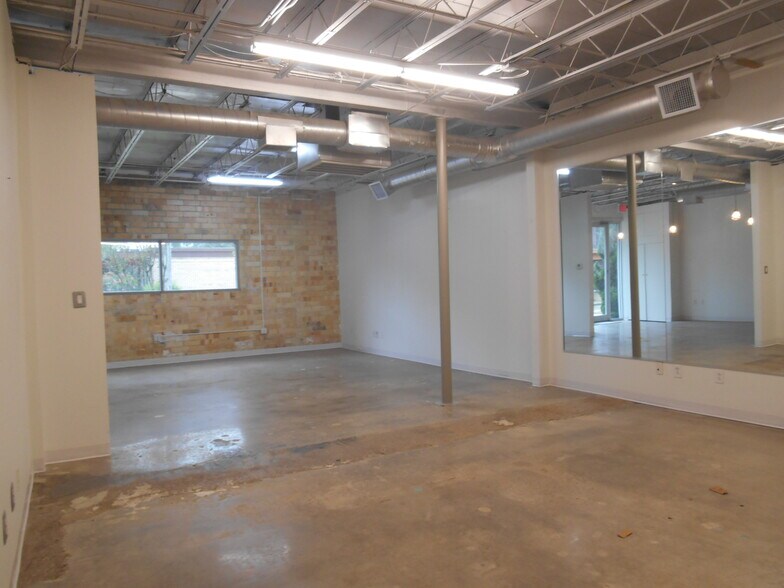 More Photos Of 3803 Bute St, Houston Storefront Retail Residential For Sale