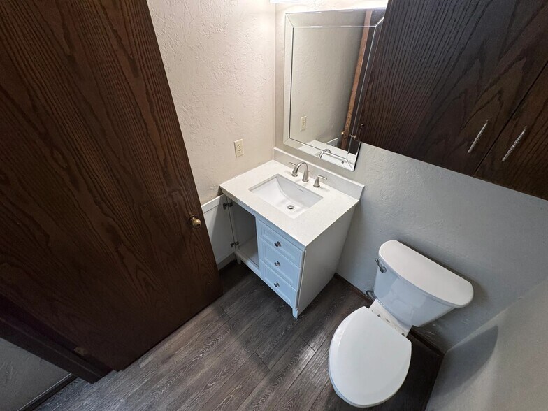 More Photos Of 216 E 10th Street Plz, Edmond Medical For Lease