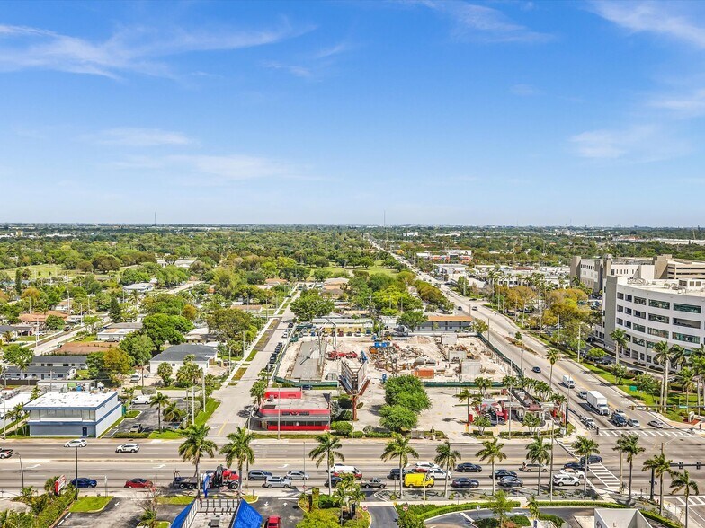 More Photos Of 2731 Broward Blvd, Fort Lauderdale Freestanding For Lease